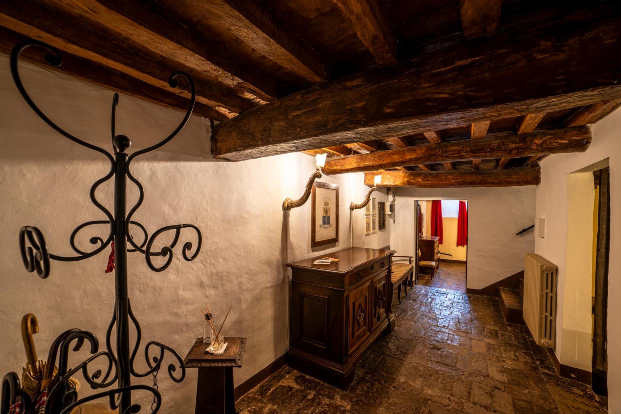ウルビーノDimora Palazzo De Antaldisアパートメント エクステリア 写真